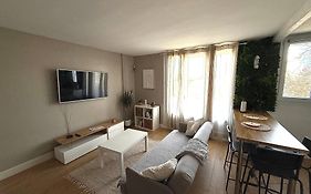 Superbe Duplex Avec Parking Gratuit